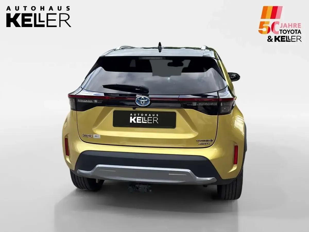 Gebraucht Toyota Yaris Cross Edition 116 PS (85 kW) 2021 Warm gold metallic SUV