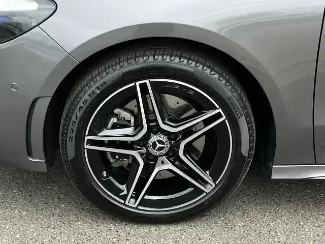 Gebraucht Mercedes B250e AMG line 218 PS (160 kW) 2024 Grau Kleinwagen