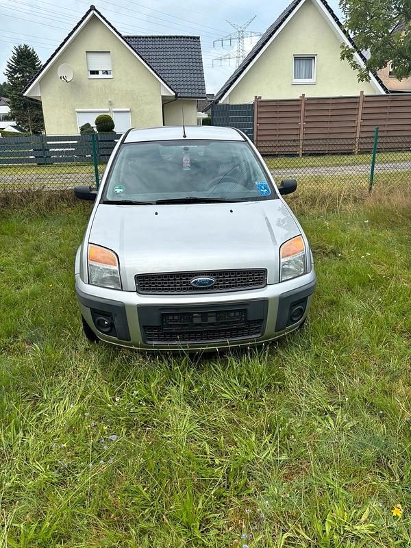 Silber Gebraucht 2008 Ford Fusion Ambiente Kleinwagen | 2.500 € (Fairer Preis) - Bild 1/4