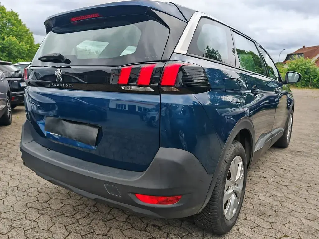 Gebraucht Peugeot 5008 131 PS (96 kW) 2023 Blau SUV