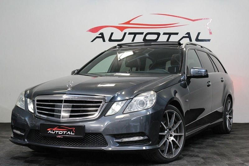 Grau Gebraucht 2011 Mercedes E500 Avantgarde Kombi | 9.999 € - Bild 1/4