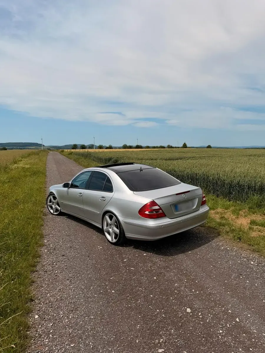 Gebraucht Mercedes E500 306 PS (225 kW) 2003 Silber Limousine