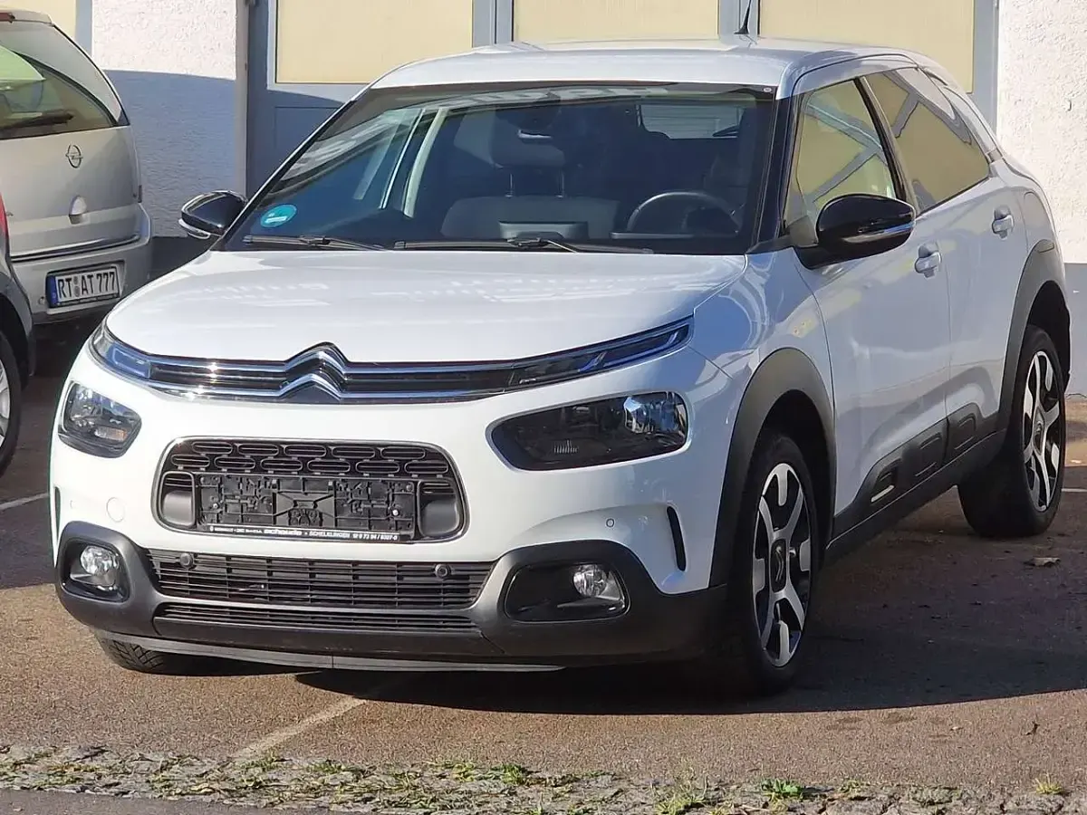Gebraucht Citroën C4 Shine 131 PS (96 kW) 2018 Lack weiss banquise SUV