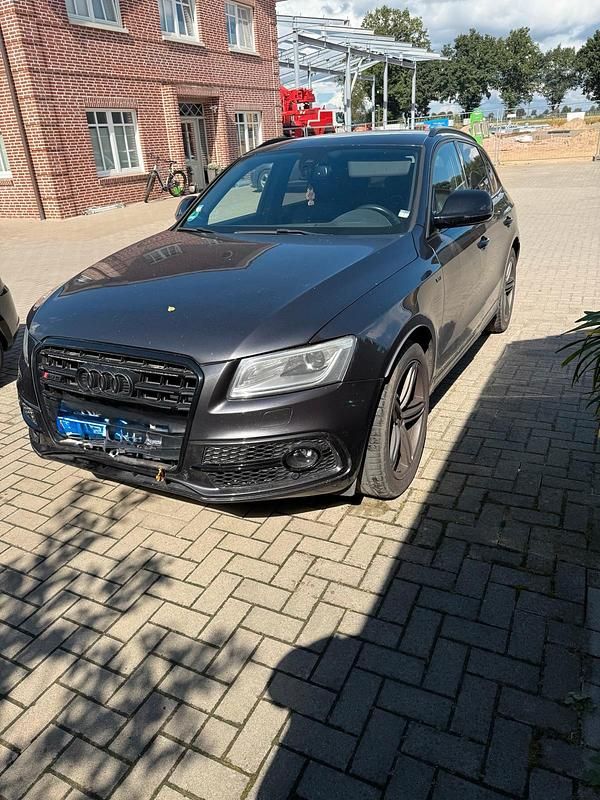 Grau Gebraucht 2017 Audi SQ5 Competition SUV | 18.500 € (Guter Preis) - Bild 1/4