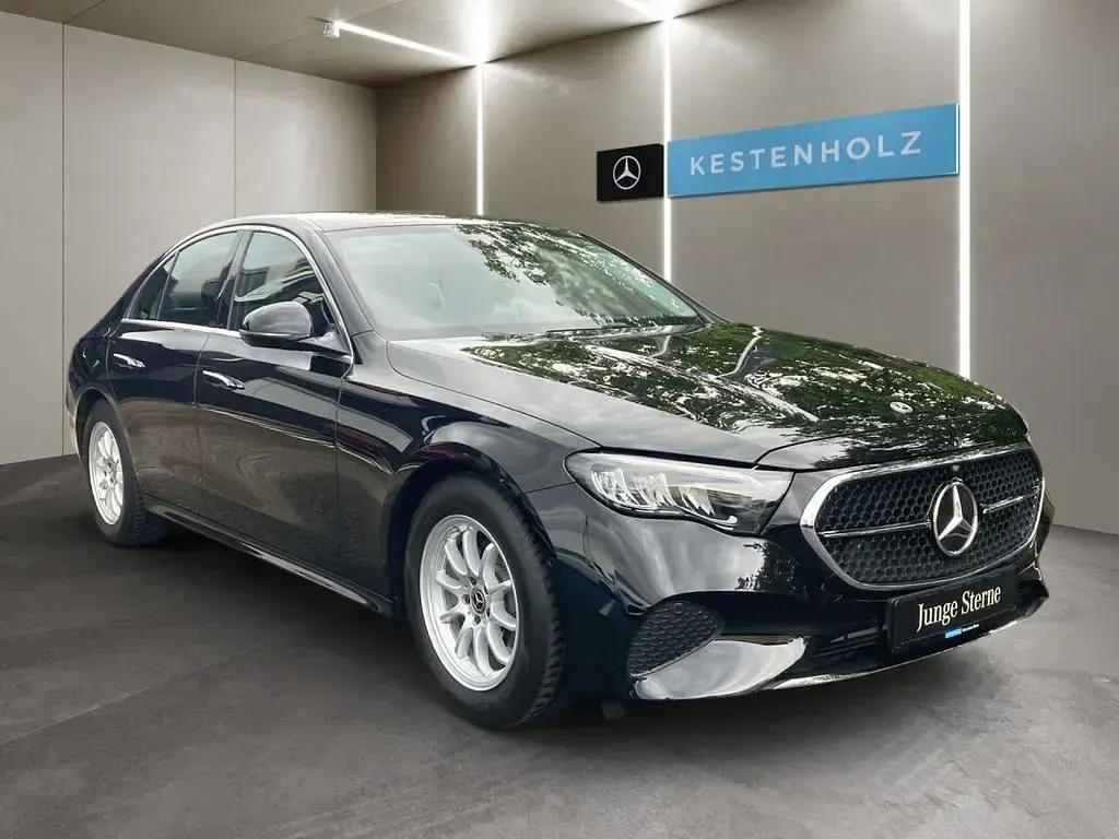 Gebraucht Mercedes E200 204 PS (150 kW) 2025 Schwarz Limousine
