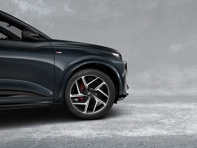 Gebraucht Audi Q6 e-tron Ambiente 284 kW (387 PS) 2025 Manhattangrau metallic SUV