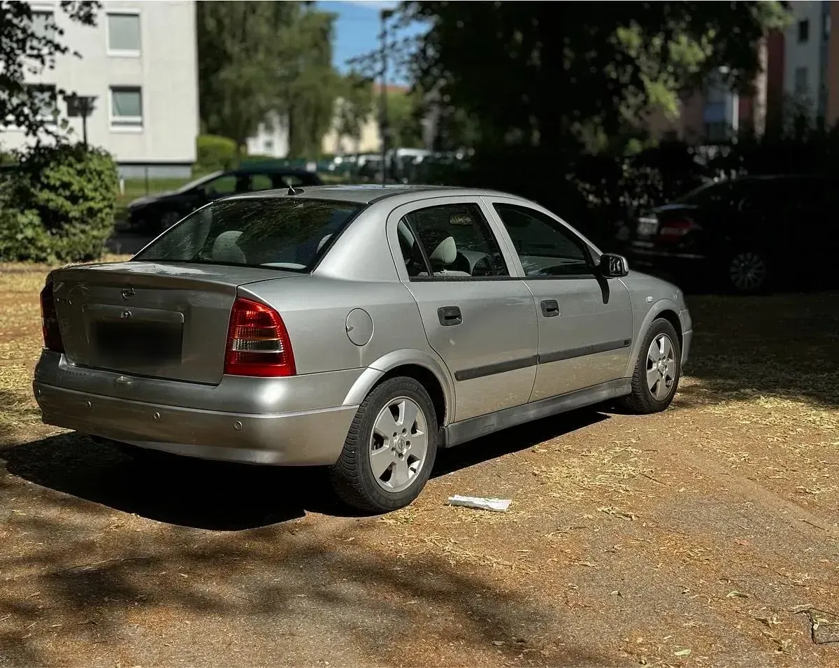 Gebraucht Opel Astra 125 PS (91 kW) 2002 Silber Limousine