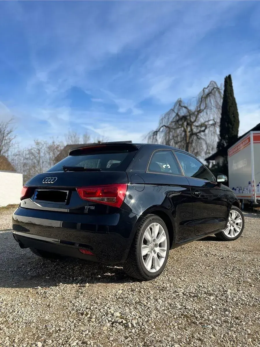 Gebraucht Audi A1 Attraction 86 PS (63 kW) 2014 Schwarz Kleinwagen