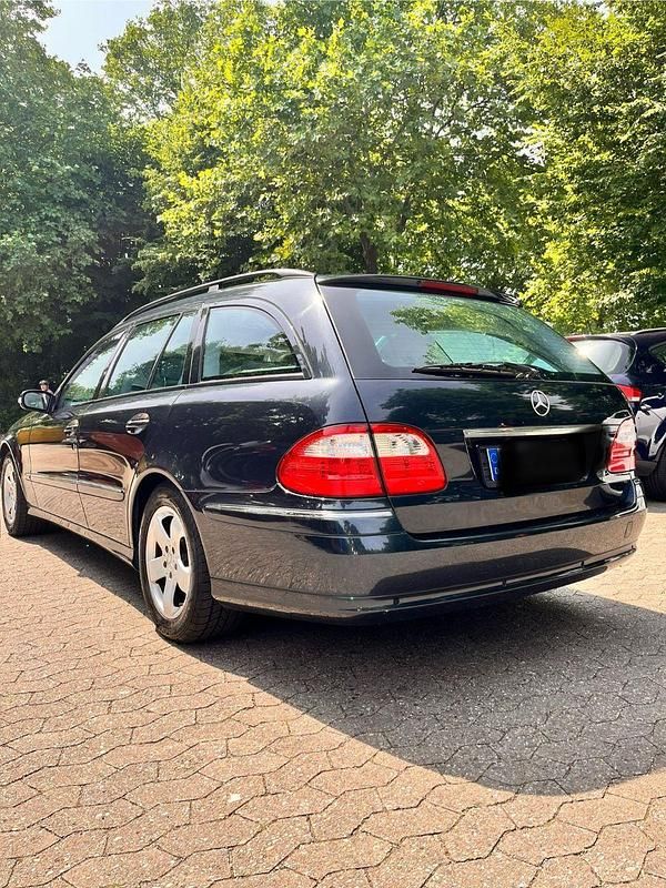 Gebraucht Mercedes E270 Avantgarde 177 PS (130 kW) 2004 Schwarz Kombi