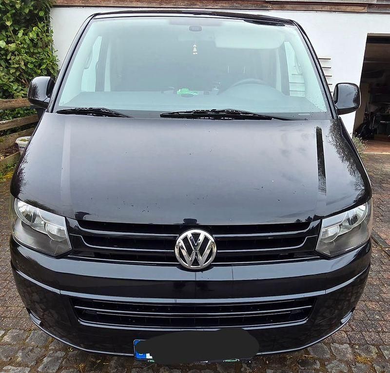Second-hand VW T5 102 CP (75 kW) 2013 Negru Van
