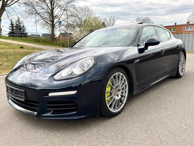 Blau Gebraucht 2015 Porsche Panamera Limousine | 37.999 € - Bild 1/4