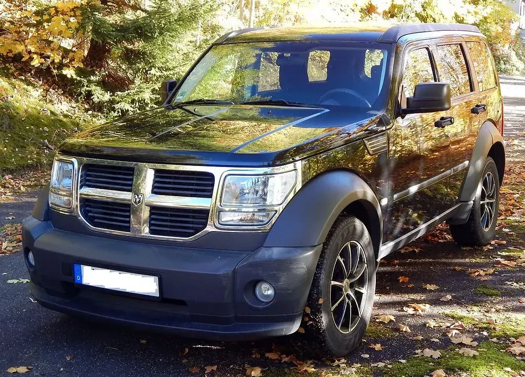 Używany Dodge Nitro 177 KM (130 kW) 2008 Czarny SUV