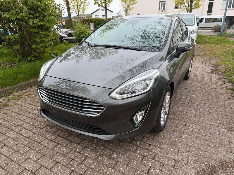 Gebraucht Ford Fiesta 101 PS (74 kW) 2017 Grau Limousine