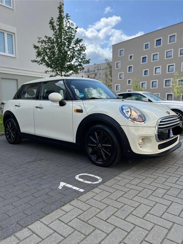 Weiß Gebraucht 2015 Mini Cooper D Kleinwagen | 7.900 € (Fairer Preis) - Bild 1/4