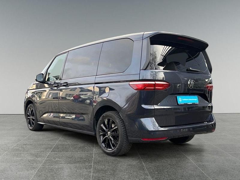 Gebraucht VW Multivan 150 PS (110 kW) 2025 Starlight blue Van