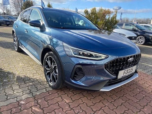 Gebraucht Ford Focus Active X 155 PS (114 kW) 2024 Chrome blue Limousine