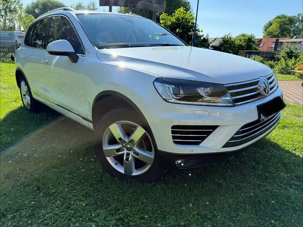 Gebraucht VW Touareg 262 PS (192 kW) 2016 Weiß SUV
