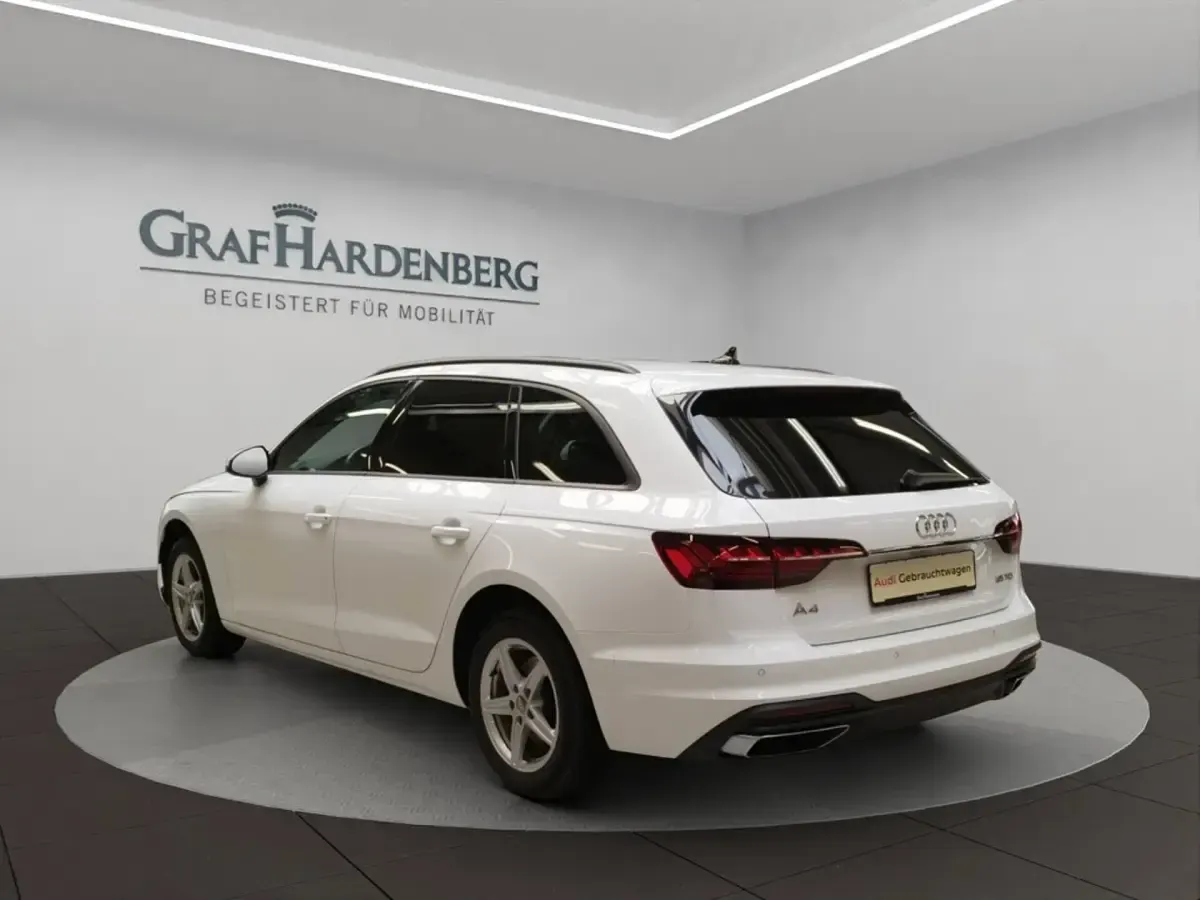 Gebraucht Audi A4 Ambiente 163 PS (119 kW) 2022 Ibisweiß Kombi