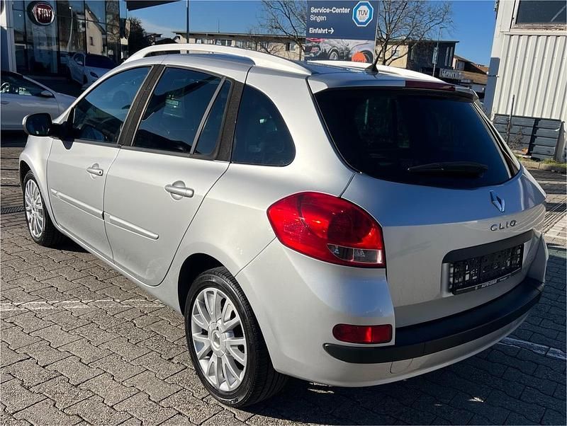 Gebraucht Renault Clio GrandTour 103 PS (75 kW) 2011 Silber Kombi