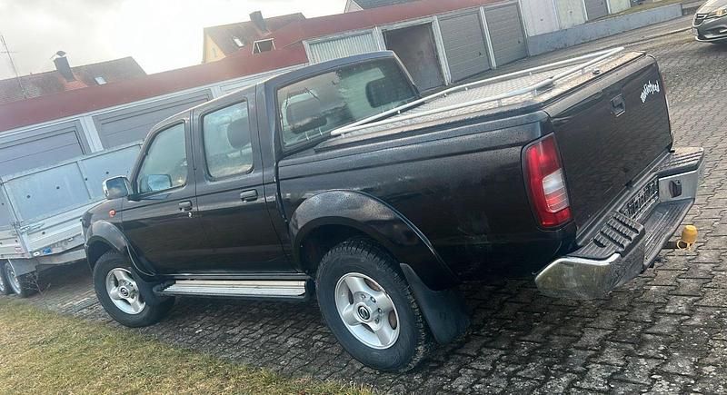 Gebraucht Nissan Navara 133 PS (97 kW) 2011 Schwarz Pickup