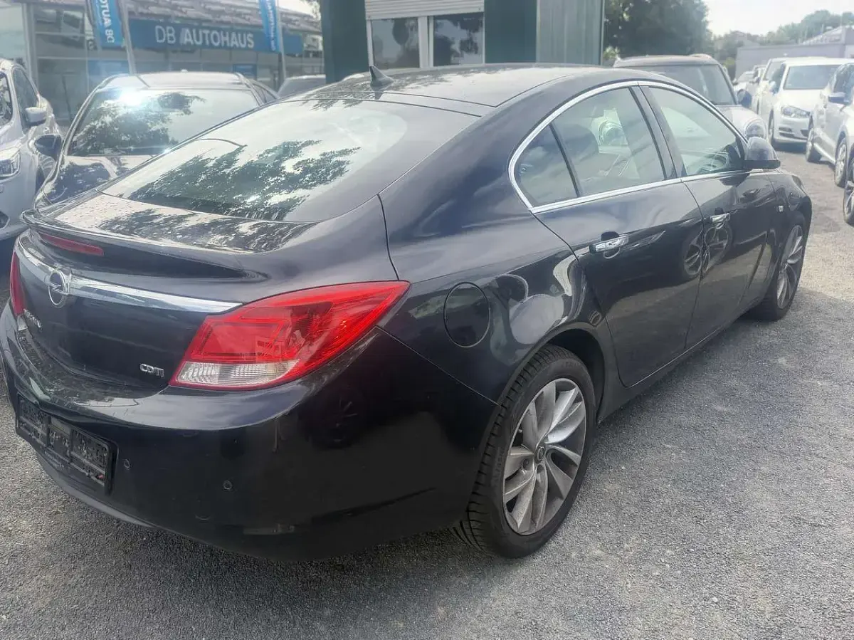 Gebraucht Opel Insignia Cosmo 160 PS (117 kW) 2009 Saphirschwarz mineraleffekt Limousine