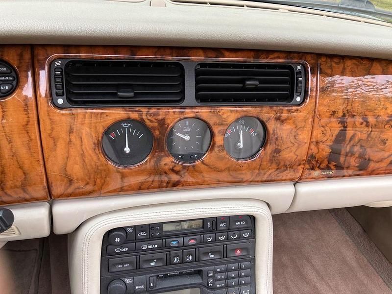 Occasion Jaguar XK8 298 ch (219 kW) 2003 Bleue Cabriolet