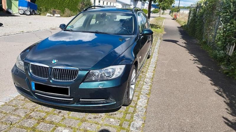 Grün Gebraucht 2007 BMW 330 Kombi | 7.200 € (Guter Preis) - Bild 1/4