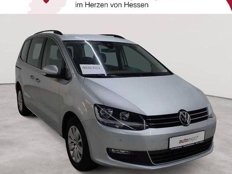 Silber Gebraucht 2021 VW Sharan Comfortline Van / Kleinbus | 26.589 € (Guter Preis) - Bild 1/4