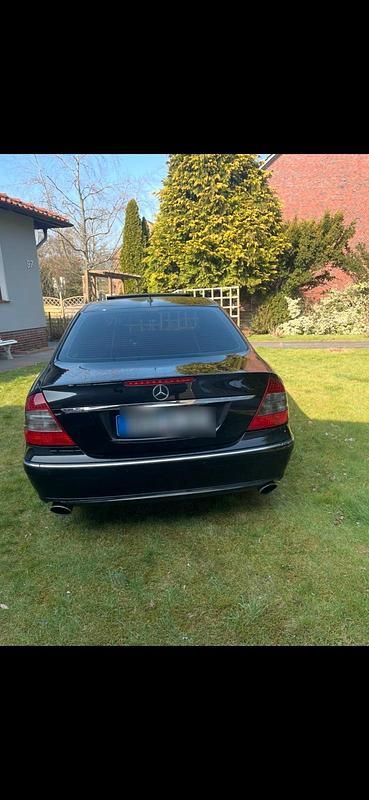 Gebraucht Mercedes E320 224 PS (164 kW) 2009 Schwarz Limousine