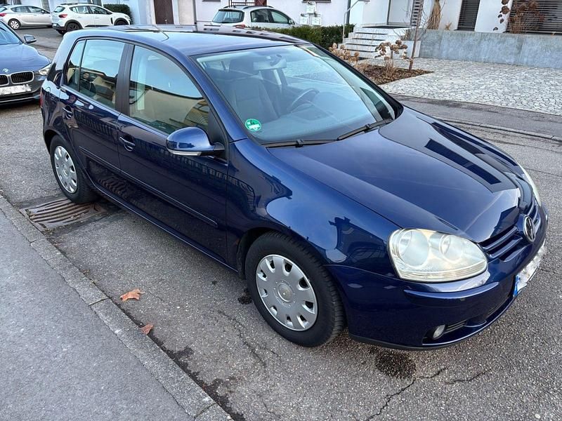 Gebraucht VW Golf Comfortline 116 PS (85 kW) 2005 Blau Limousine