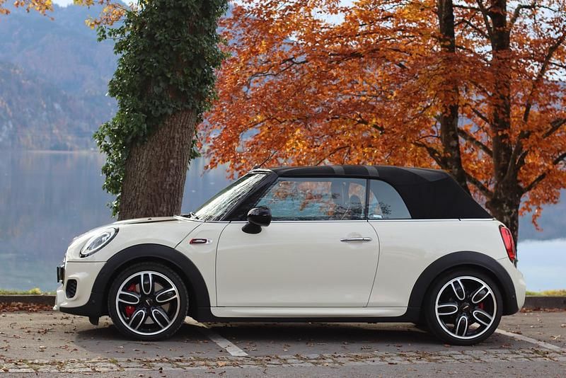 Weiß Gebraucht 2018 Mini John Cooper Works Cabriolet Sport Cabrio | 22.700 € (Fairer Preis) - Bild 1/4
