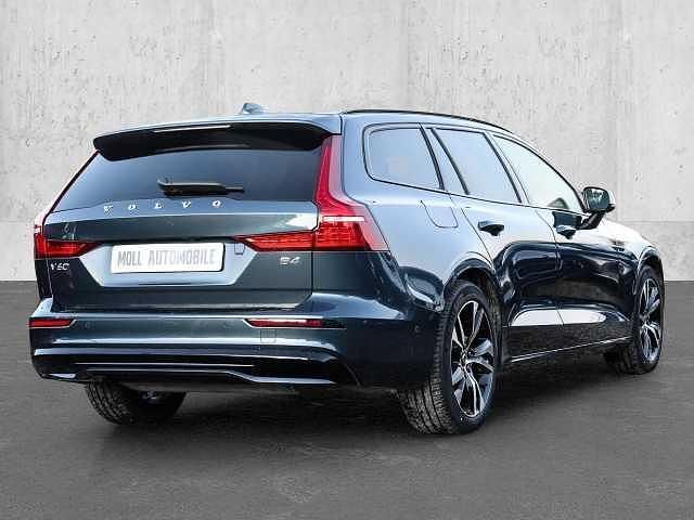Gebraucht Volvo V60 145 PS (106 kW) 2025 Kombi