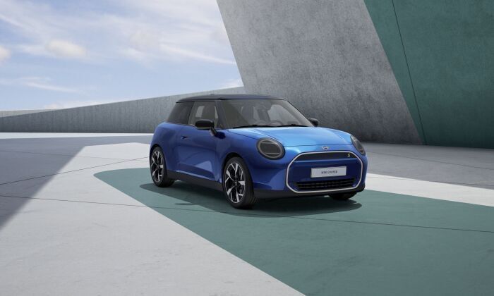 Blau Gebraucht 2024 Mini Cooper SE Favoured Kleinwagen | 30.990 € (Fairer Preis) - Bild 1/4