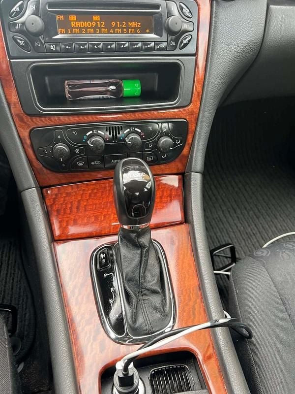 Gebraucht Mercedes C200 143 PS (105 kW) 2003 Weiß Kleinwagen