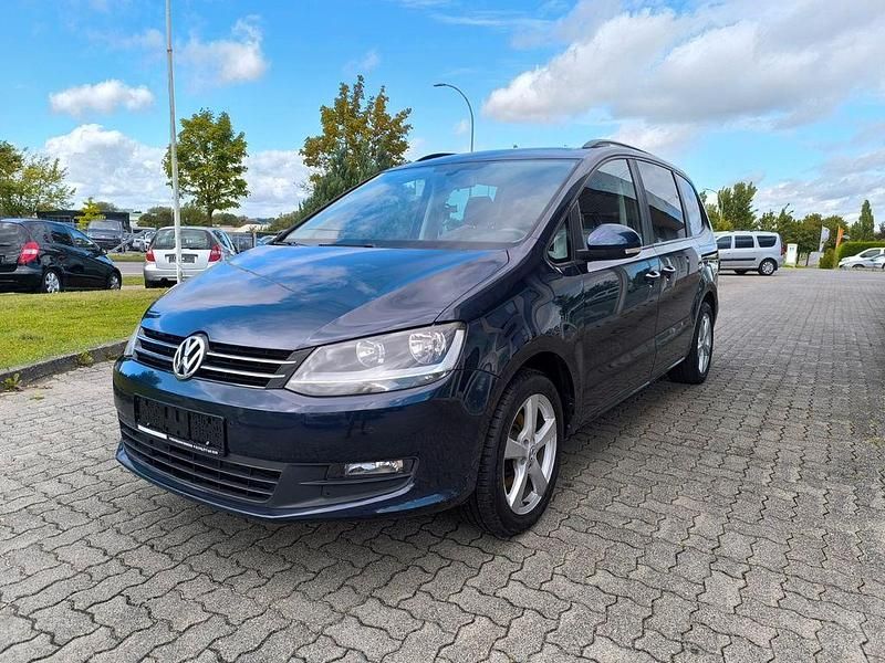 Gebraucht VW Sharan Trendline 140 PS (102 kW) 2012 Blau Van / Kleinbus