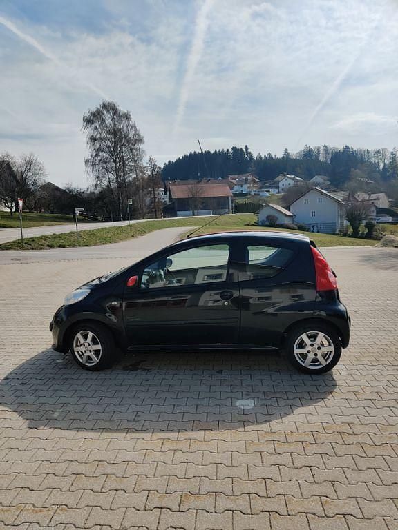 Gebraucht Peugeot 107 68 PS (50 kW) 2007 Schwarz Kleinwagen