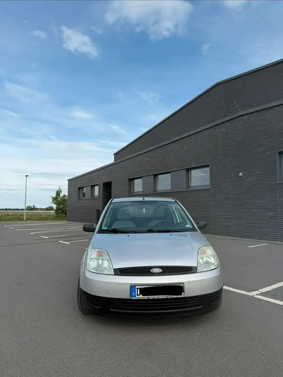 Brugt Ford Fiesta Ambiente 60 HK (44 kW) 2003 Grå Hatchback