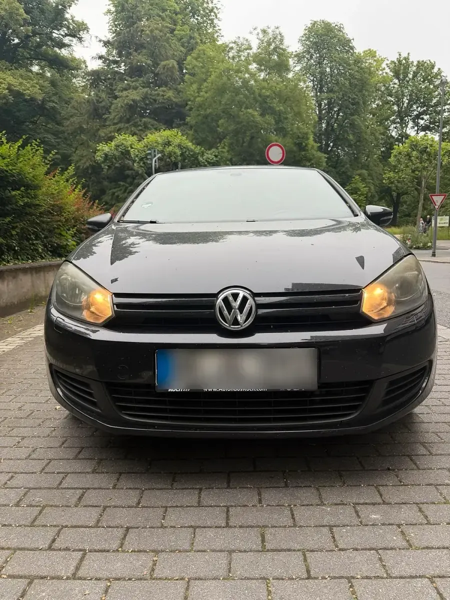 Gebraucht VW Golf VI 105 PS (77 kW) 2011 Schwarz Kleinwagen