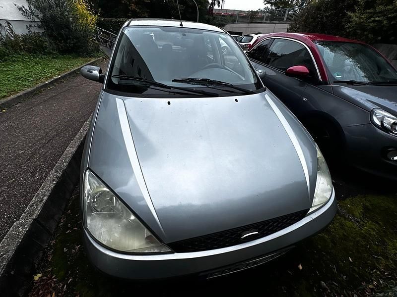 Usata Ford Focus 75 CV (55 kW) 2004 Grigio Berlina
