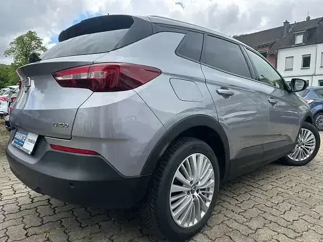Gebraucht Opel Grandland X Edition 131 PS (96 kW) 2018 Kontrast grau/quarz silber SUV