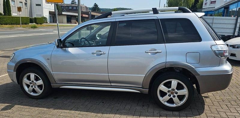 Gebraucht Mitsubishi Outlander Intense 136 PS (100 kW) 2006 Silber SUV