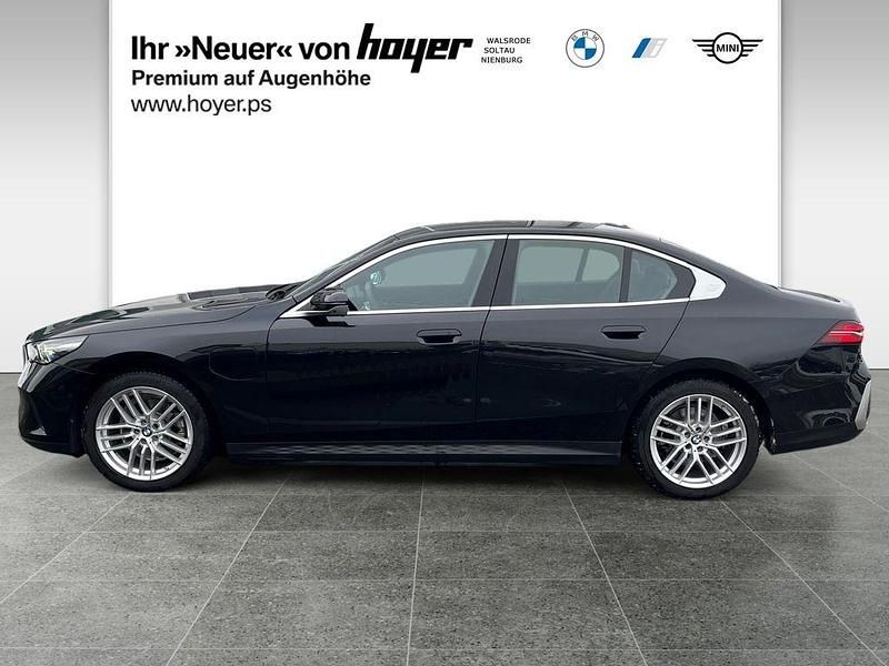 Gebraucht BMW 530e Sport Line 299 PS (219 kW) 2024 Saphirschwarz (metallic) Limousine