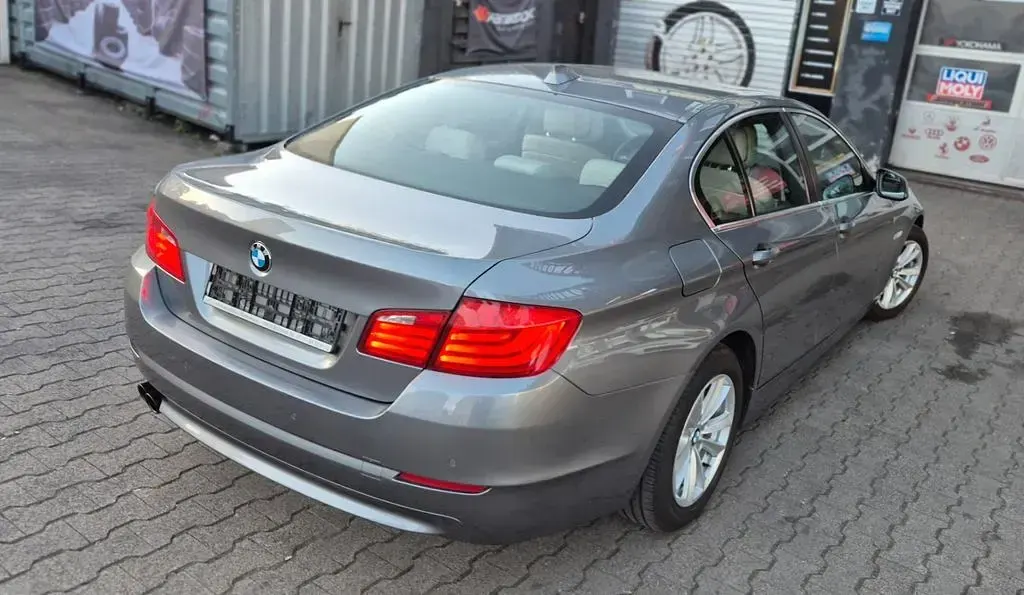 Usata BMW 528 258 CV (189 kW) 2010 Grigio Berlina