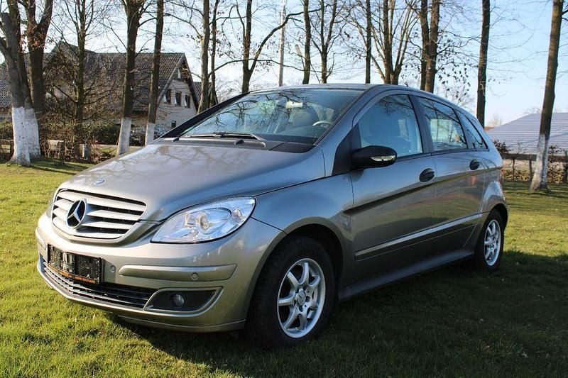 Gebraucht Mercedes B170 116 PS (85 kW) 2005 Grau Van / Kleinbus