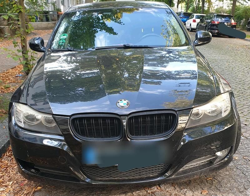 Schwarz Gebraucht 2009 BMW 320 Limousine | 4.350 € (Guter Preis) - Bild 1/4