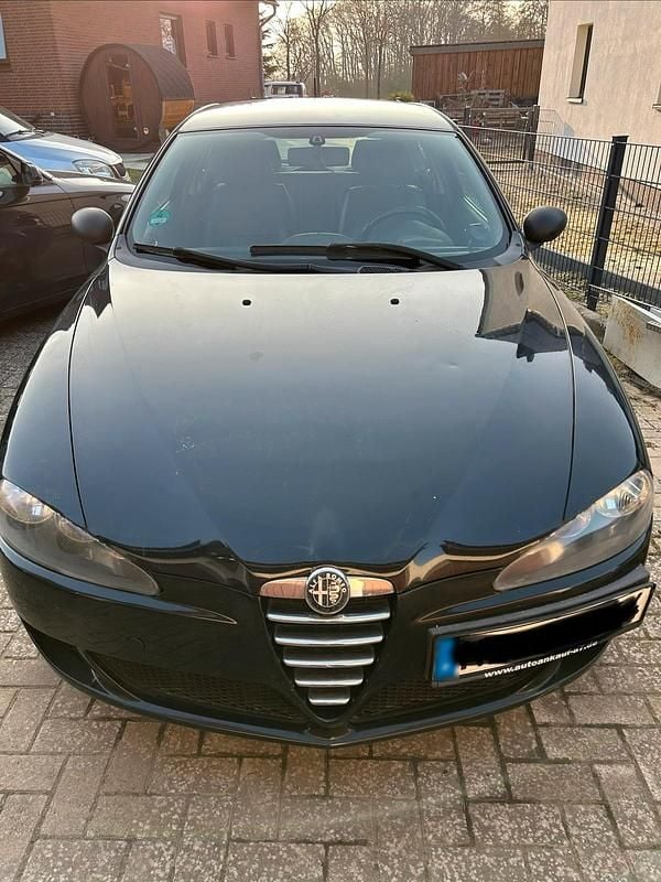 Gebraucht Alfa Romeo 147 105 PS (77 kW) 2005 Schwarz Kleinwagen