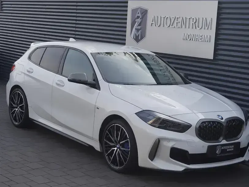 Gebraucht BMW M135 Comfort Edition 306 PS (225 kW) 2021 Alpinweiss iii Kleinwagen