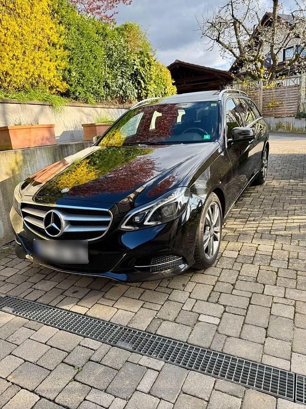 Gebraucht Mercedes E220 Edition 170 PS (125 kW) 2016 Schwarz Kombi
