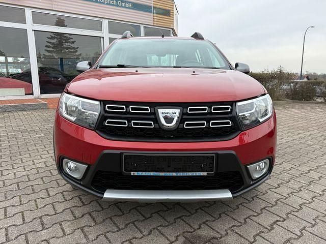 Gebraucht Dacia Sandero Prestige 90 PS (66 kW) 2017 Rot SUV
