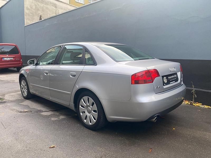 Gebraucht Audi A4 130 PS (95 kW) 2006 Silber Kleinwagen